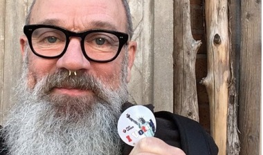 Michael Stipe concreta al fin su debut en solitario