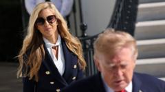 Quién es Katie Zacharia y por qué su designación como secretaria de prensa de Trump ha generado controversia